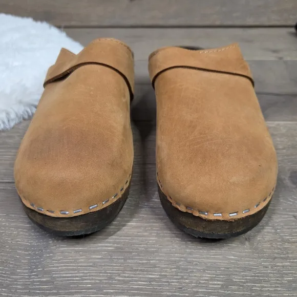 Lotta From Stockholm Tan Leather Clogs