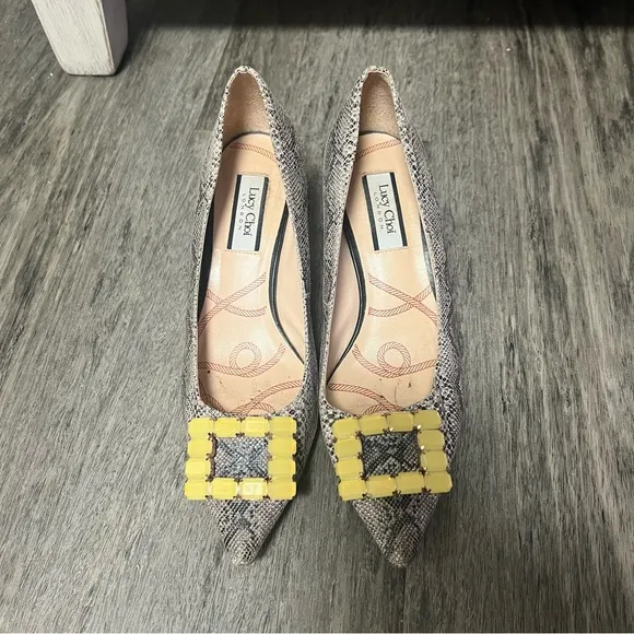 Lucy choi snakeskin print leather pointed toe kitten brooch heels