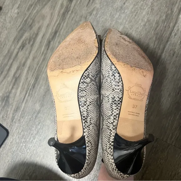 Lucy choi snakeskin print leather pointed toe kitten brooch heels
