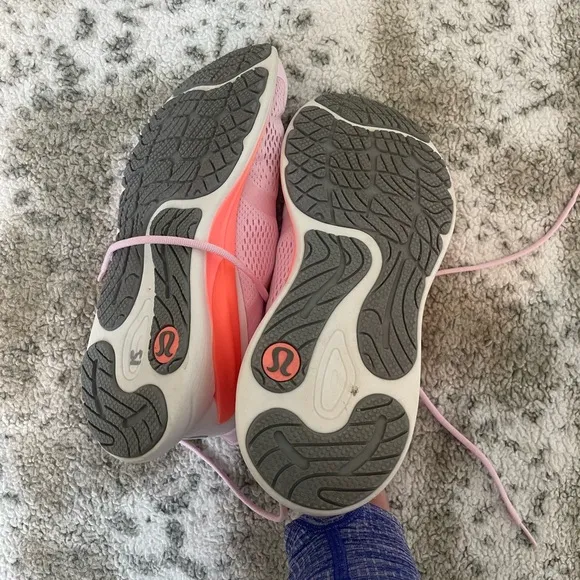 Lululemon blissfeel running shoes