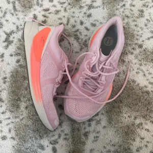 Lululemon blissfeel running shoes