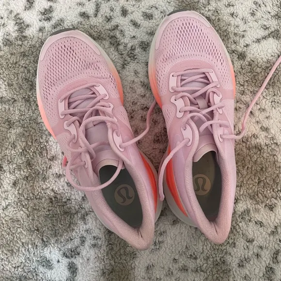 Lululemon blissfeel running shoes