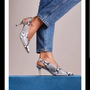 M. GEMI atto slingback heels