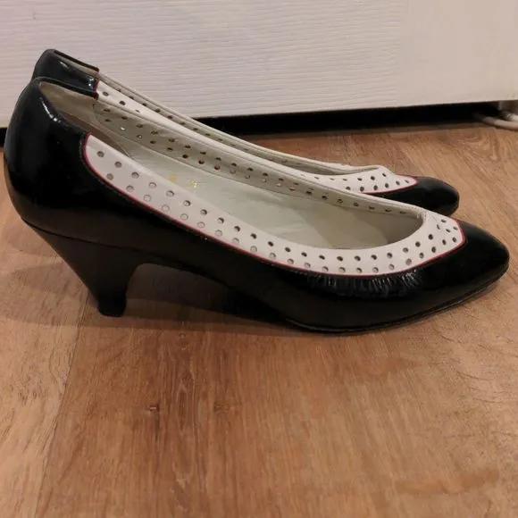 Made in Italy vintage Sesto Meucci leather black red white kitten heels