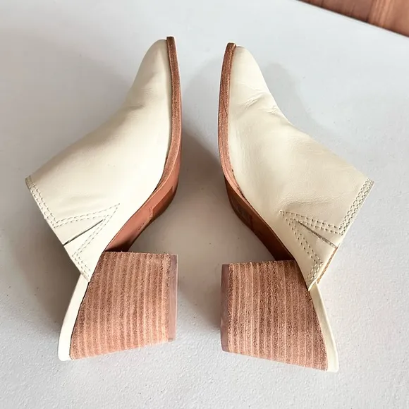 Madewell Cream Mules with Pointed Toe and Block Heel Sz. 9