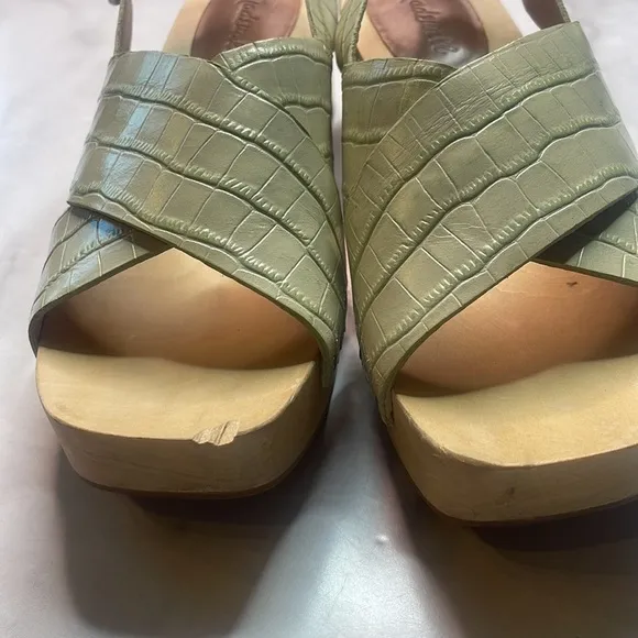 Madewell Farrah Croc Embossed Leather Slingback Clog