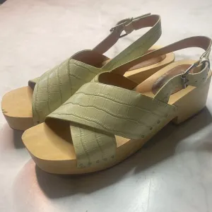 Madewell Farrah Croc Embossed Leather Slingback Clog