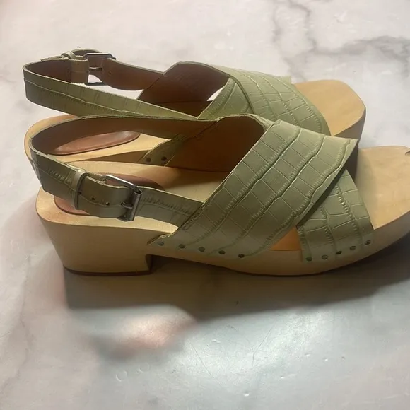 Madewell Farrah Croc Embossed Leather Slingback Clog