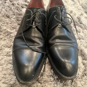 Magnanni 13758 Men's Oxfords Cap Toe Dress Shoes Black Leather Size 8.5 M