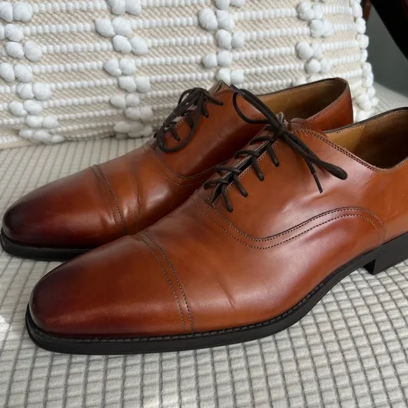 Magnanni Brown Oxford Dress Shoes Cap-Toe Design