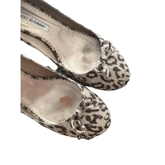 MANOLO BLAHNIK Animal Print Round Toe Kitten Heels Size 40