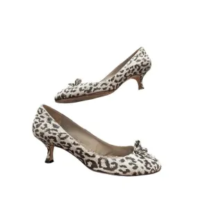 MANOLO BLAHNIK Animal Print Round Toe Kitten Heels Size 40