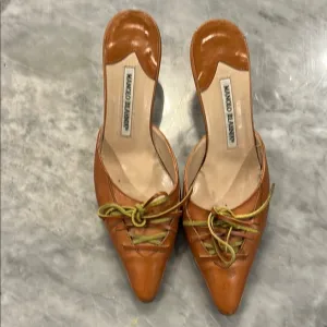 Manolo Blahnik Brown kitten heel mules- 39.5