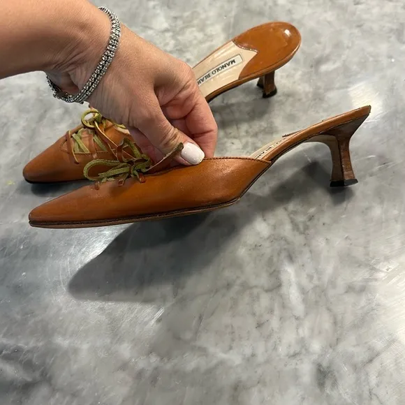 Manolo Blahnik Brown kitten heel mules- 39.5