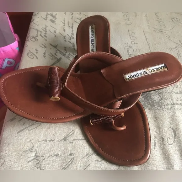 Manolo Blahnik Leather Bamboo Kitten Heels Size 36