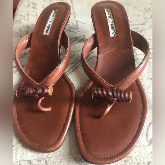 Manolo Blahnik Leather Bamboo Kitten Heels Size 36