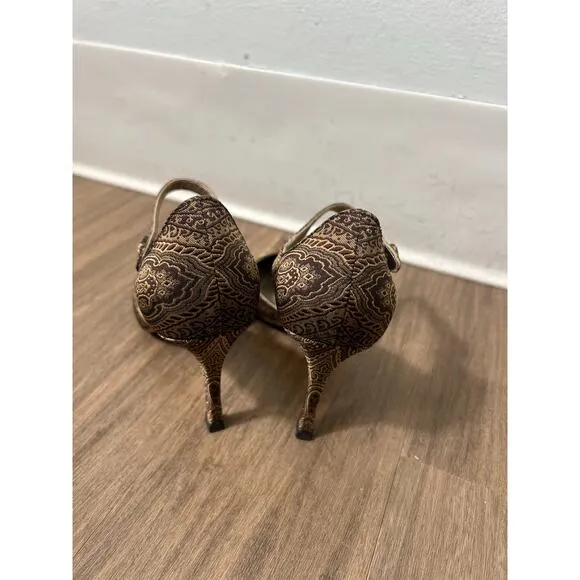 Manolo Blahnik Pattern Print Kitten Heels Sz 36.5