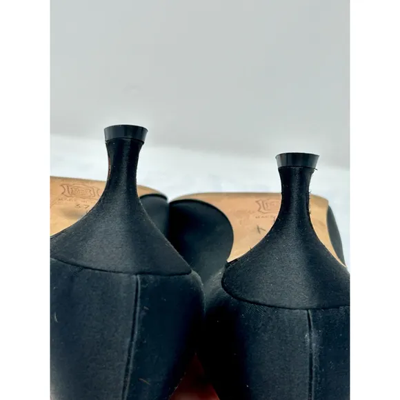 Manolo Blahnik Satan Kitten Heels Size 37 Black