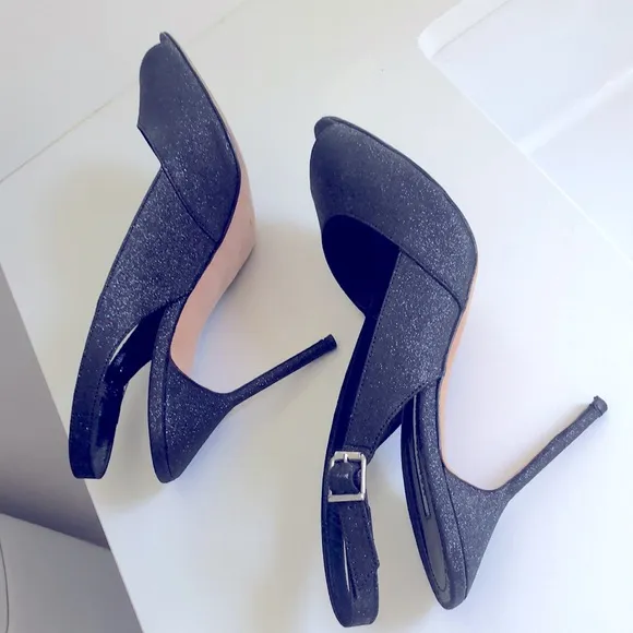 Manolo Blahnik Sparkly Slingback  Stiletto Heels. Size 39,5.