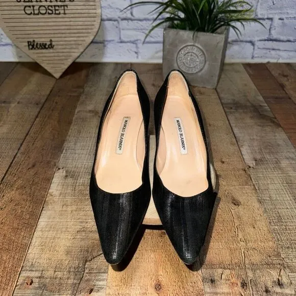 Manolo blahnik black kitten heel pointed toe pumps
