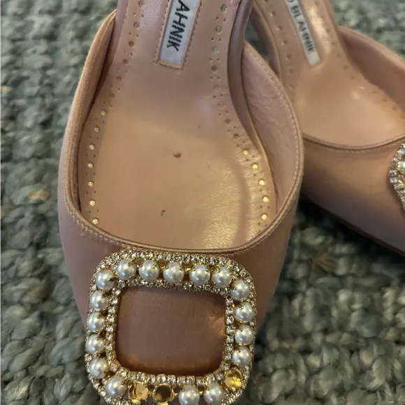 MANOLO BLAHNIKFabetamu 70 beige rose‎ mules