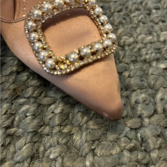 MANOLO BLAHNIKFabetamu 70 beige rose‎ mules