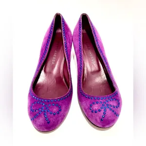 MARC JACOBS Purple Suede w Blue Stud Bow Accents 1.5” Heels EUC Size  37…