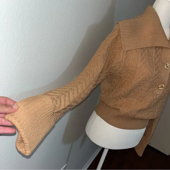 Marc New York sweater. Tan color. Size S. Collared sweater. NWT