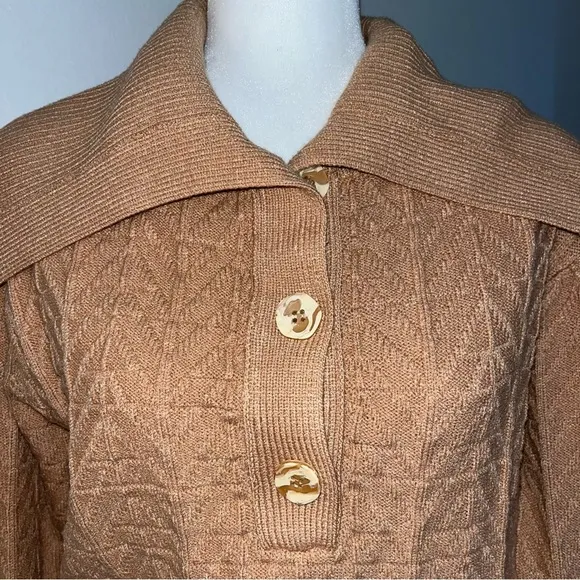 Marc New York sweater. Tan color. Size S. Collared sweater. NWT
