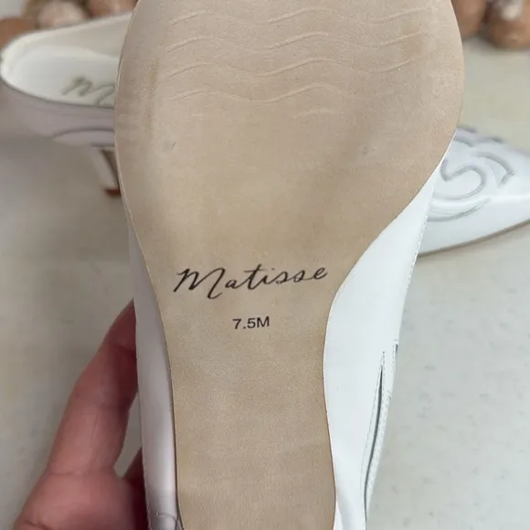 Matisse Marcell Mule Size 7.5/ White Leather