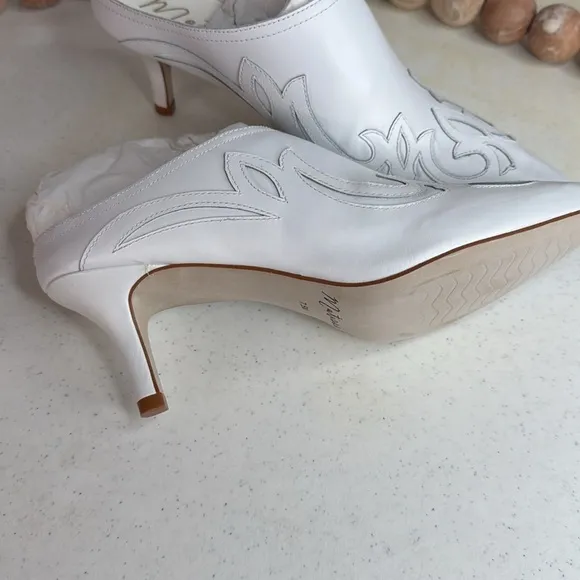 Matisse Marcell Mule Size 7.5/ White Leather