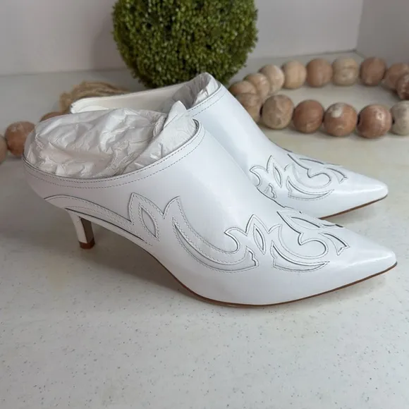 Matisse Marcell Mule Size 7.5/ White Leather