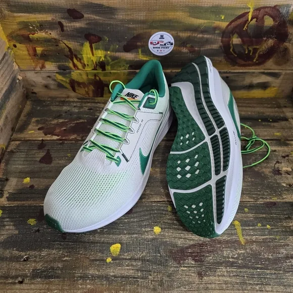 Men Nike Pegasus athletic shoes size 14 new‎