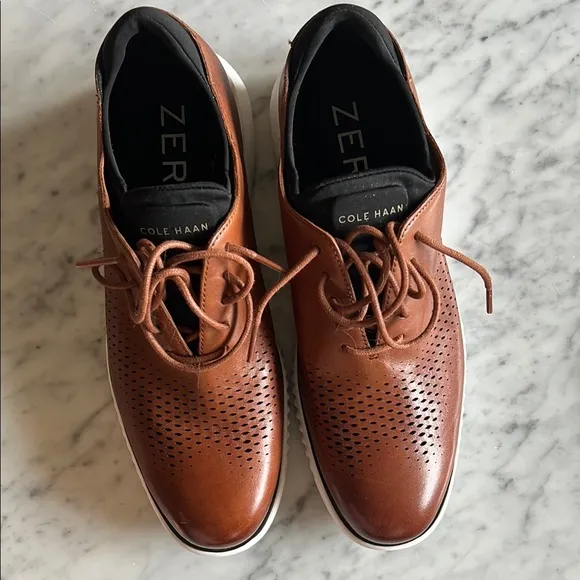 Men's 2.ZERØGRAND Laser Wingtip Oxfords size 9.5 Medium Men