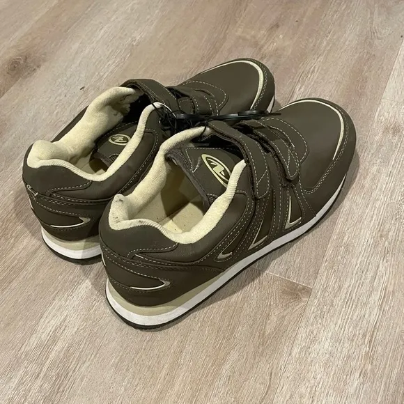 Mens Size 12W Athletic Works Running Shoes
