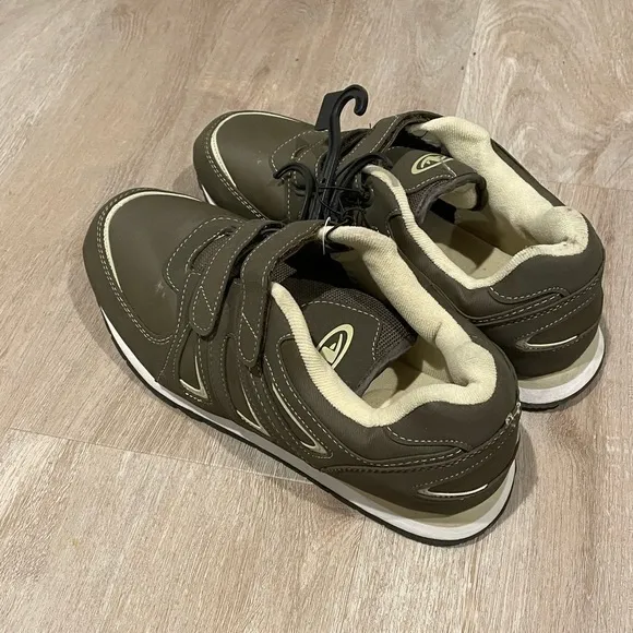 Mens Size 12W Athletic Works Running Shoes
