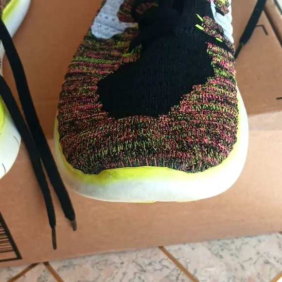 MENS,Nike Multicolor Flyknit Running Shoes,,size 9, exellent condition