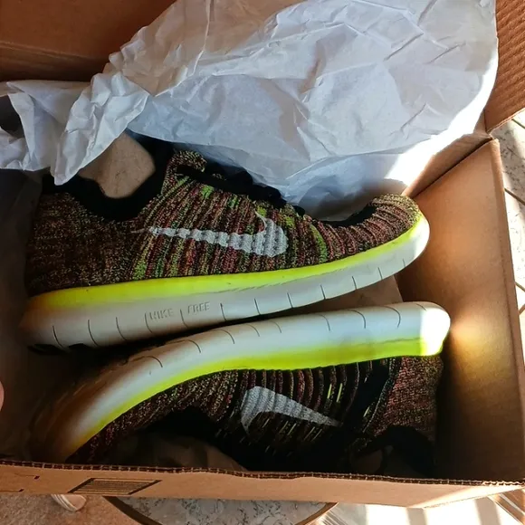 MENS,Nike Multicolor Flyknit Running Shoes,,size 9, exellent condition