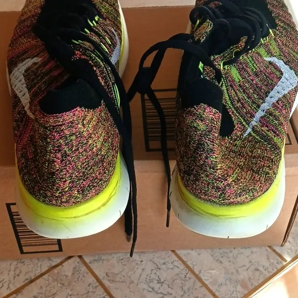 MENS,Nike Multicolor Flyknit Running Shoes,,size 9, exellent condition