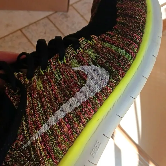 MENS,Nike Multicolor Flyknit Running Shoes,,size 9, exellent condition
