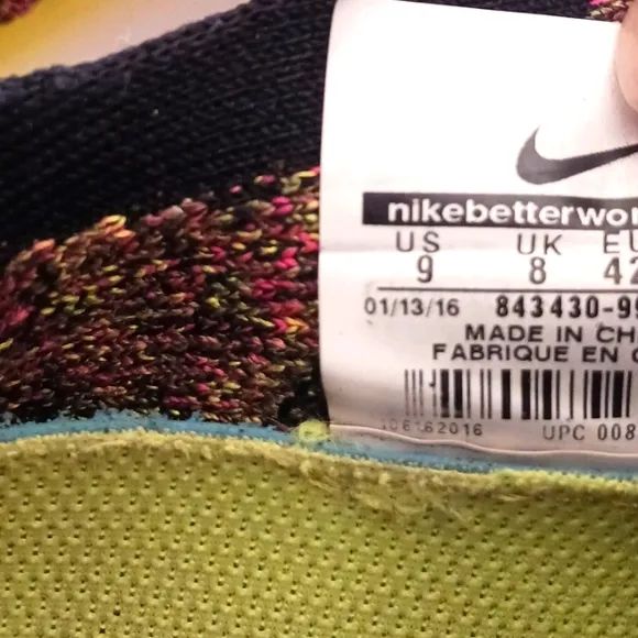 MENS,Nike Multicolor Flyknit Running Shoes,,size 9, exellent condition
