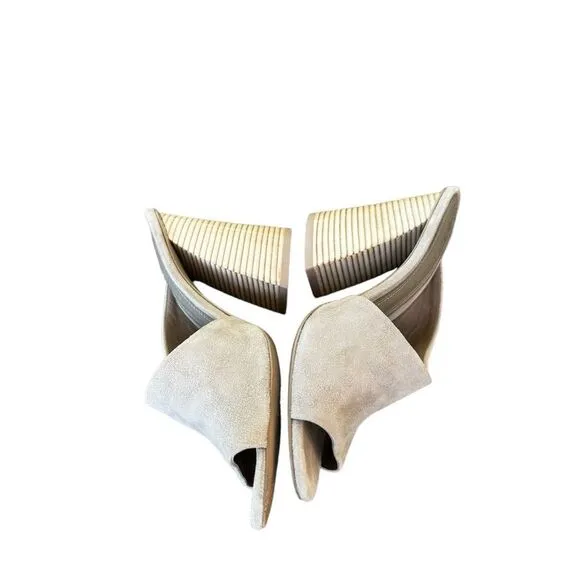 Mercedes Castillo Izar Block Heel Tan Cream Suede Mule Sandal Women's Size 6.5