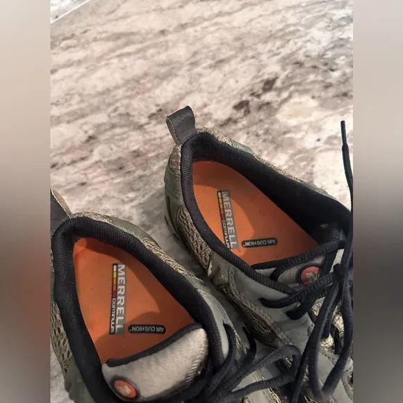 MERRELL OCTANE DUSTY OLIVE PERFORMANCE SZ 9.5