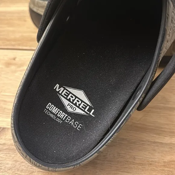 MERRELL Pro comfort base clogs NWOT