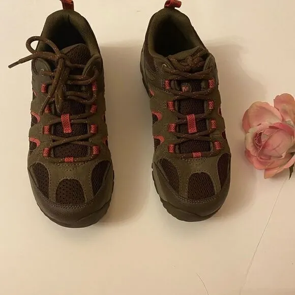 Merrill Outmost Vent Hiking Shoes, Size 5.0 M