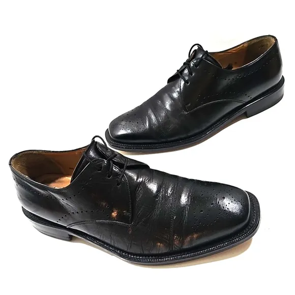 Mezlan ~Men's Size 9.5~ Black Leather Toe Cap Oxfords Shoes Made in Spain.