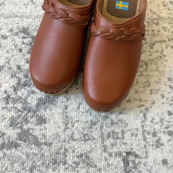 Mia Elsa Luggage Leather Clog Mules Swedish