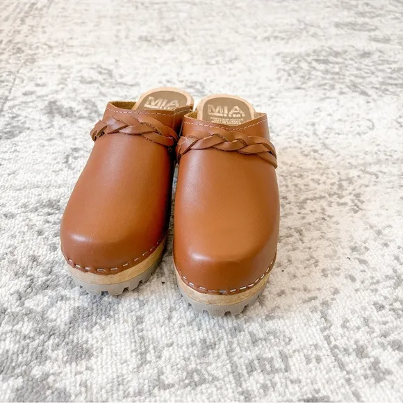 Mia Elsa Luggage Leather Clog Mules Swedish