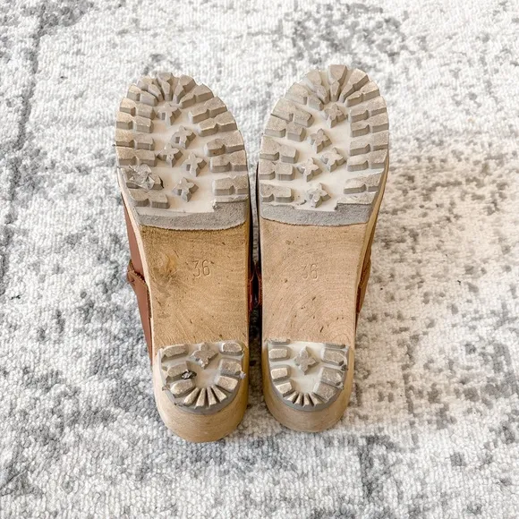 Mia Elsa Luggage Leather Clog Mules Swedish