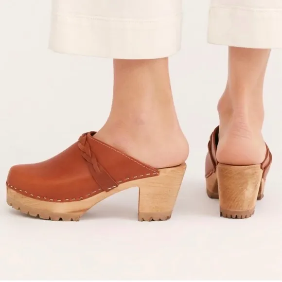 Mia Elsa Luggage Leather Clog Mules Swedish